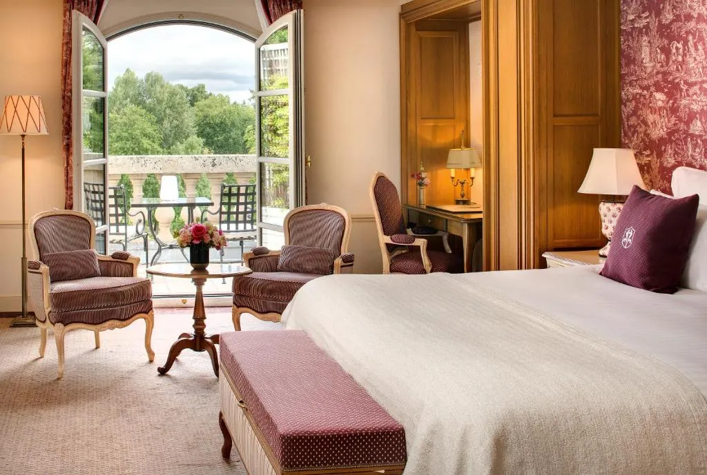 Auberge du Jeu de Paume room